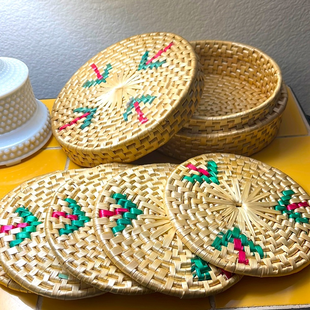 Vintage straw coaster set